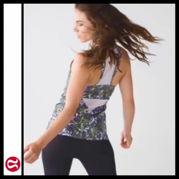 LuLuLemon Running in the City Tank Top - Picture 2 of 11